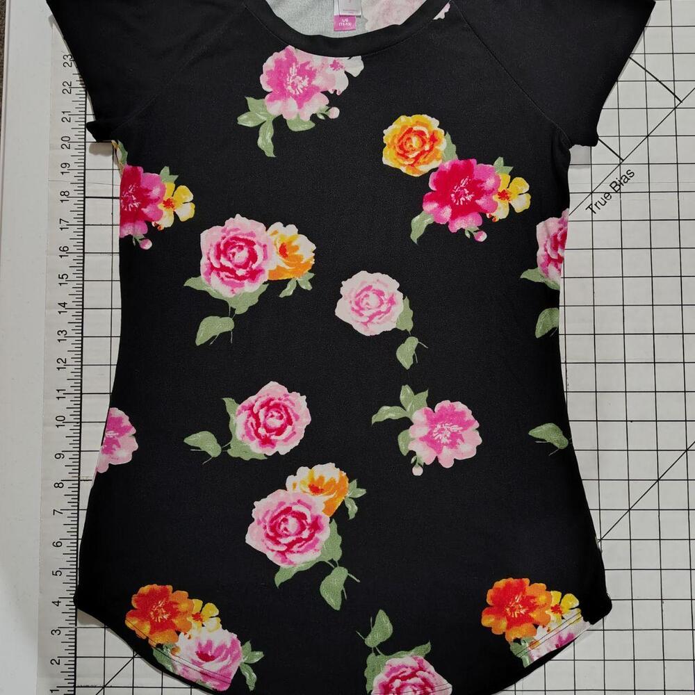 Black flower shirt - Picture 1 of 4